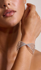 Silbernes Manschettenarmband mit Diamanten